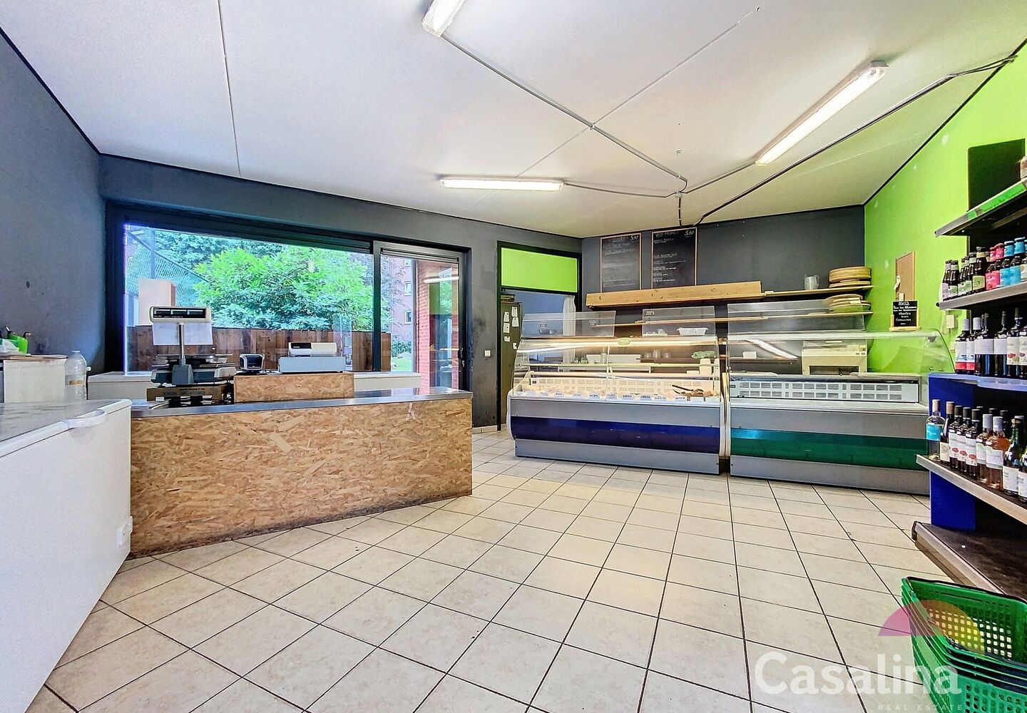 Commercial groundfloor for rent in Evere