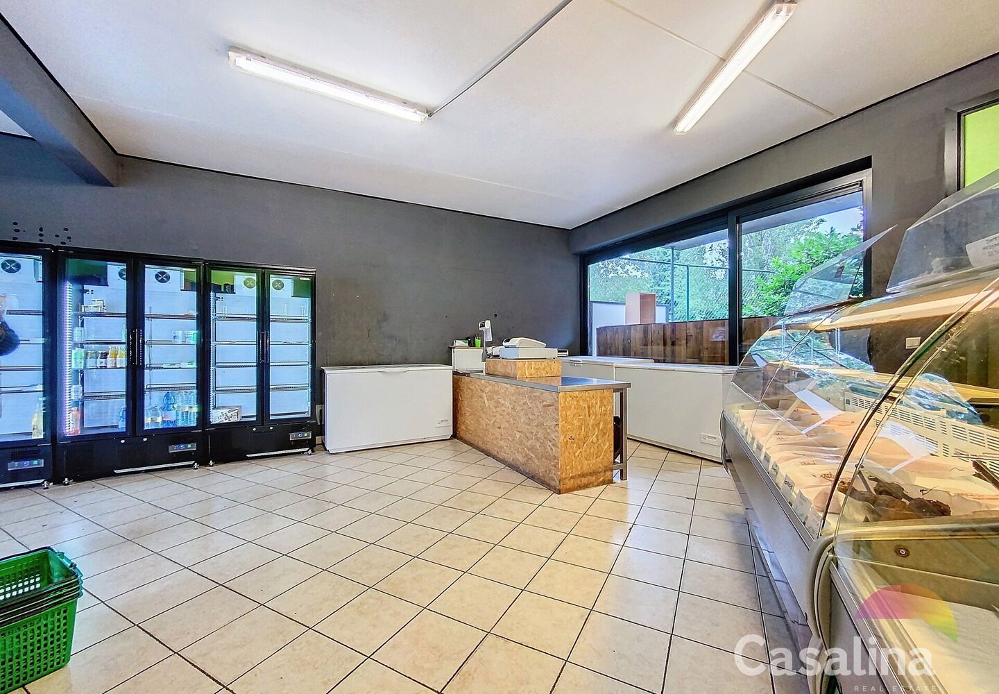 Commercial groundfloor for rent in Evere