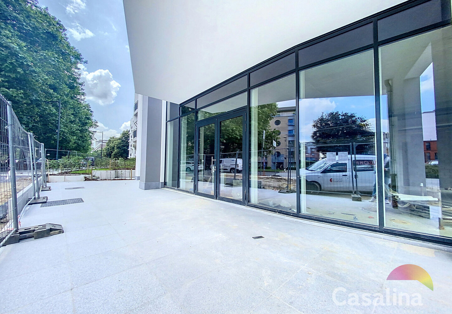 Commercial groundfloor for rent in Evere