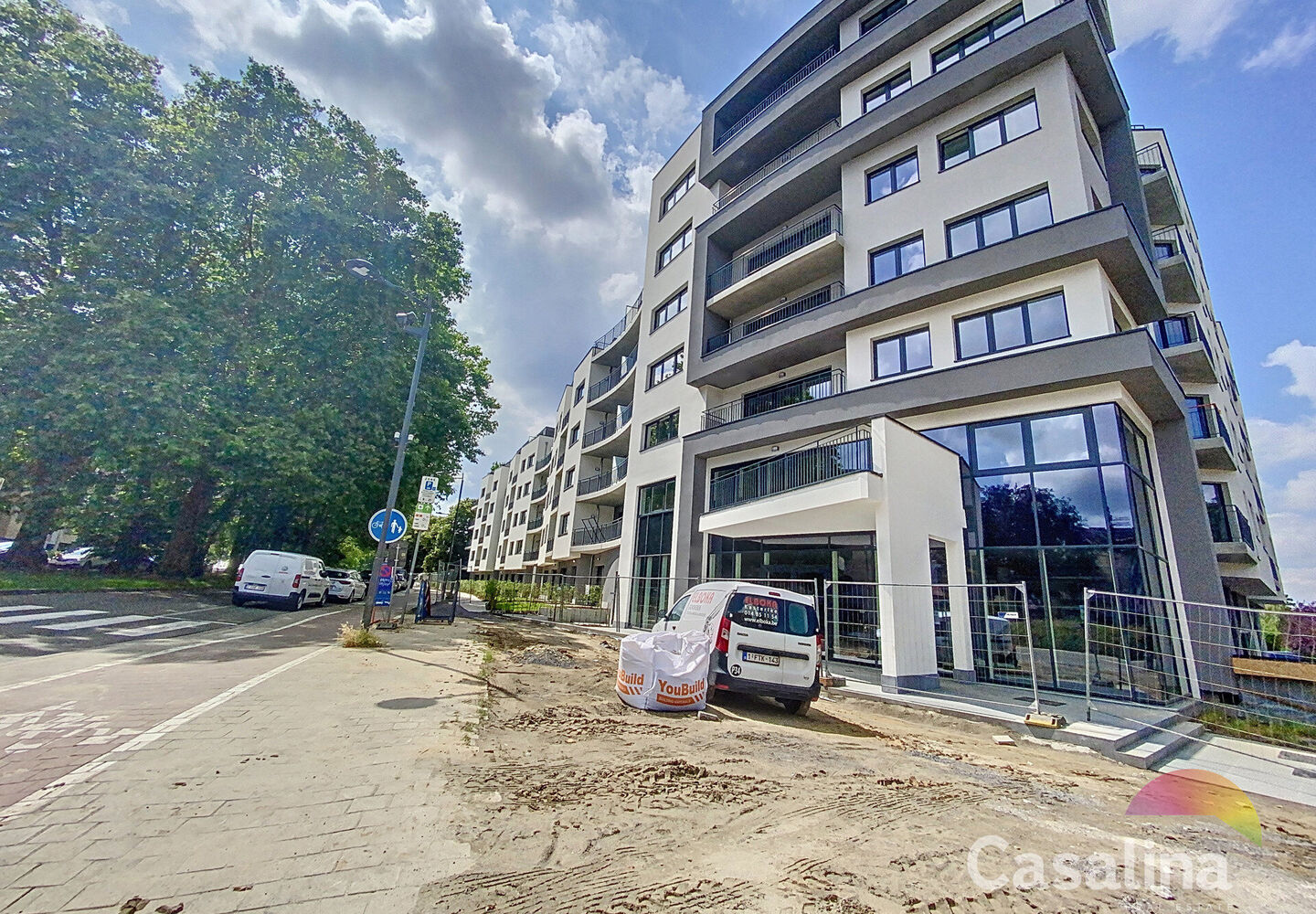 Commercial groundfloor for rent in Evere