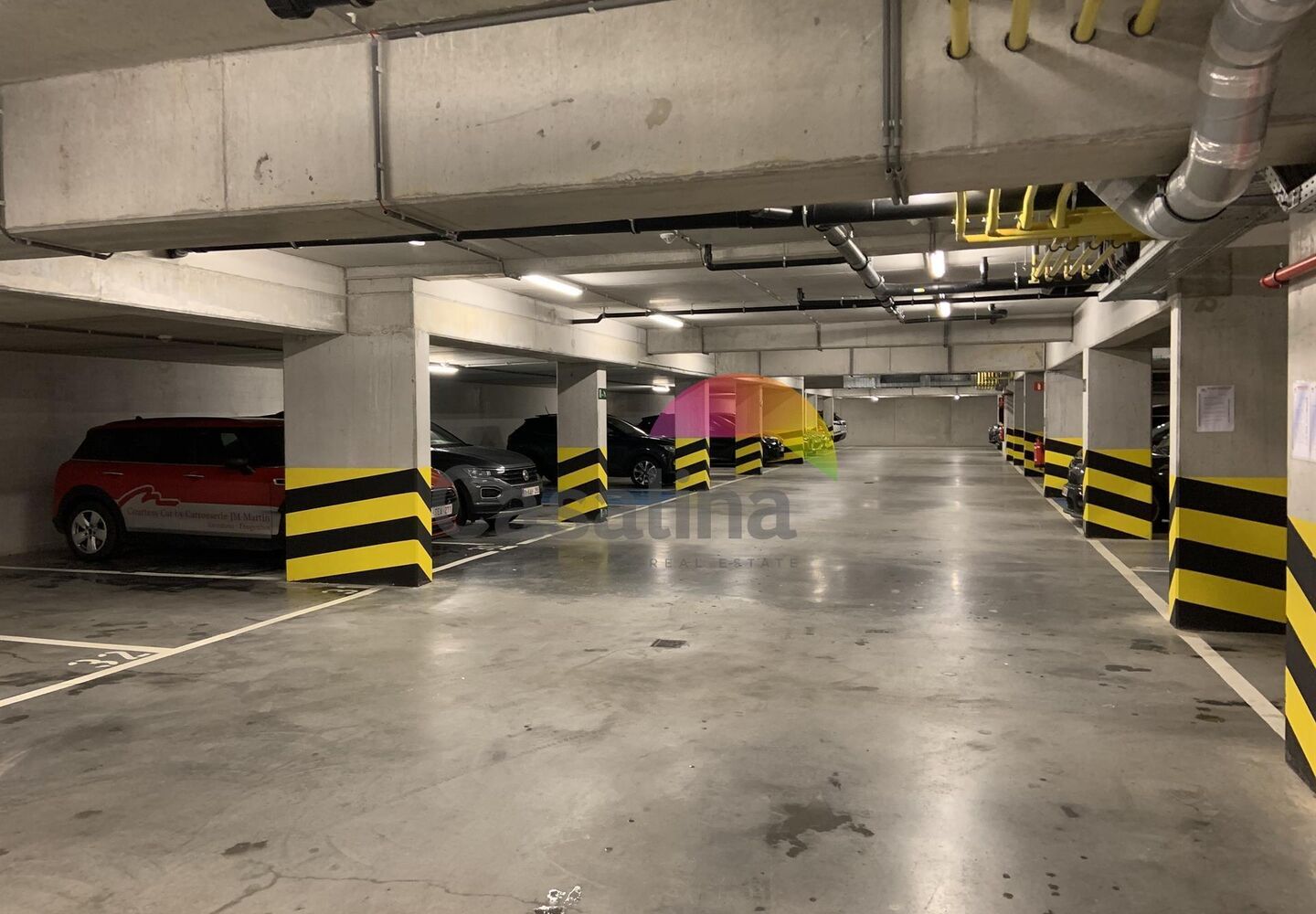 Inside parking for rent in Evere