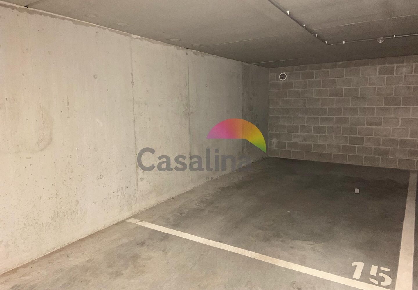 Inside parking for rent in Evere