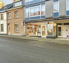 Commercial groundfloor for sale in Auderghem