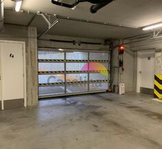 Inside parking for rent in Evere