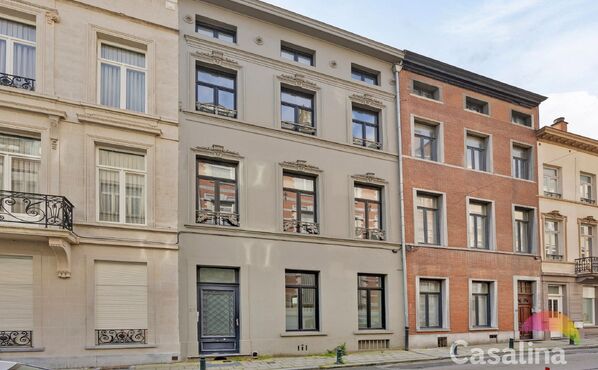 Appartementsgebouw te koop in Elsene