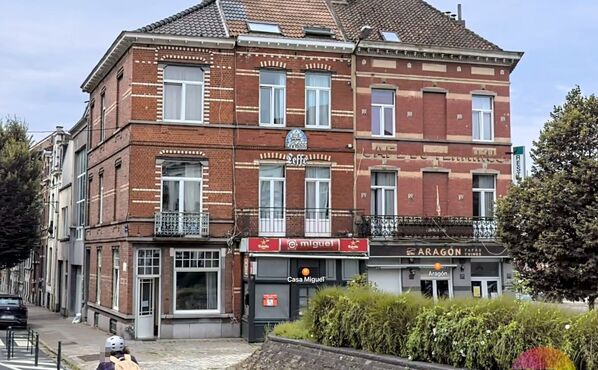 Gebouw voor gemengd gebruik te koop in Etterbeek