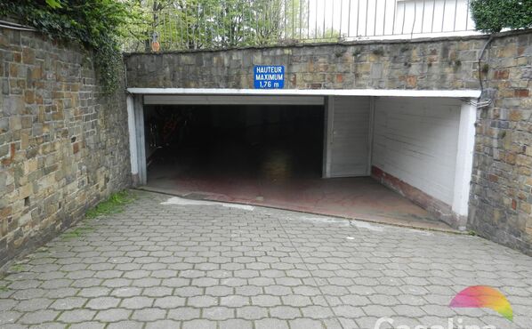 Gesloten garagebox te huur in Evere