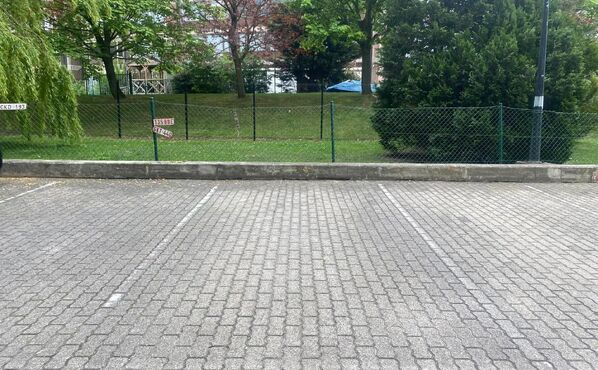 Outside parking for rent in Schaerbeek